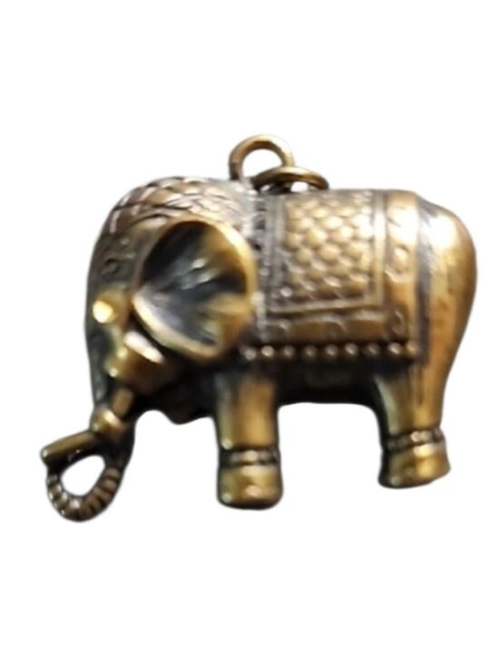 Jewelry - Darling Vintage Brass Elephant Pendant